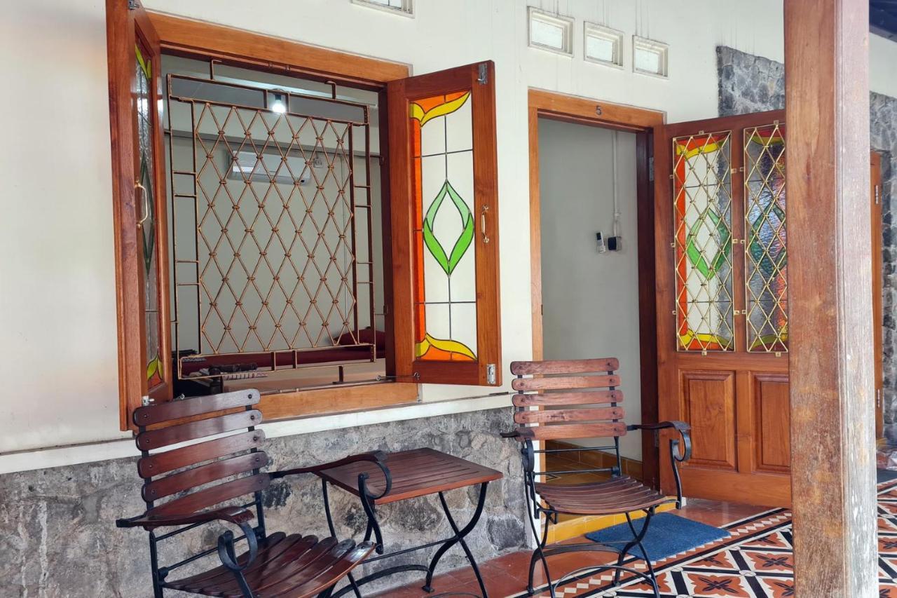 Omah Pitoe Yogya Homestay Yogyakarta Kültér fotó