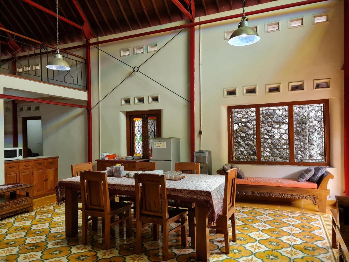 Omah Pitoe Yogya Homestay Yogyakarta Kültér fotó