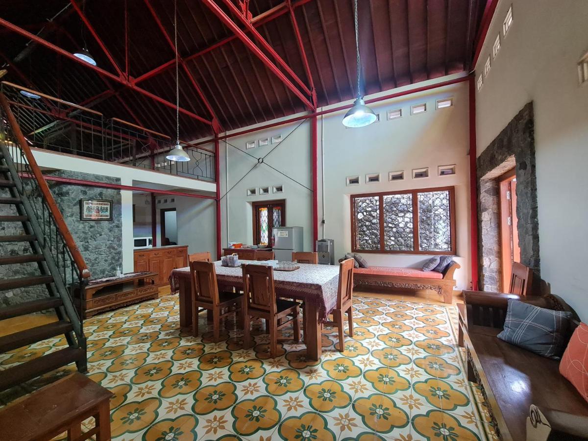 Omah Pitoe Yogya Homestay Yogyakarta Kültér fotó