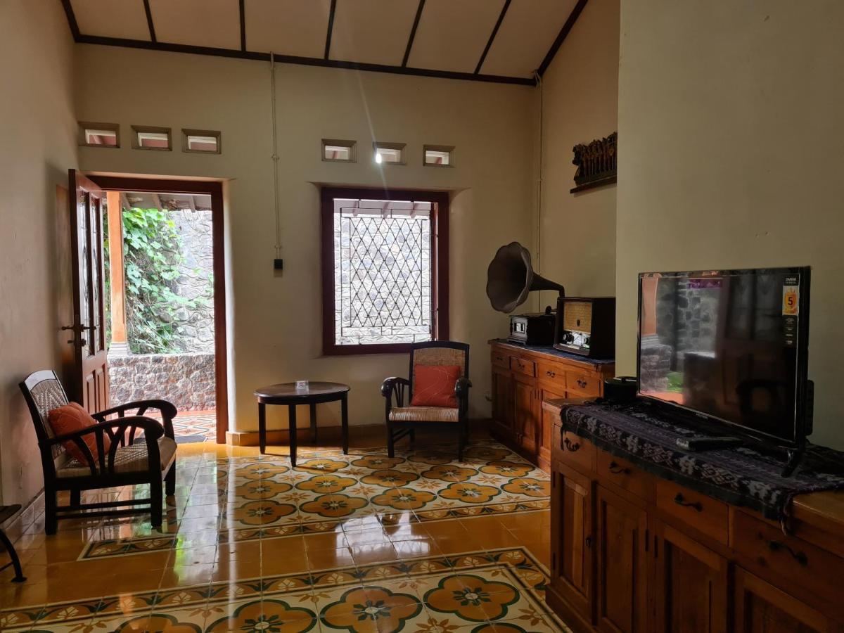 Omah Pitoe Yogya Homestay Yogyakarta Kültér fotó