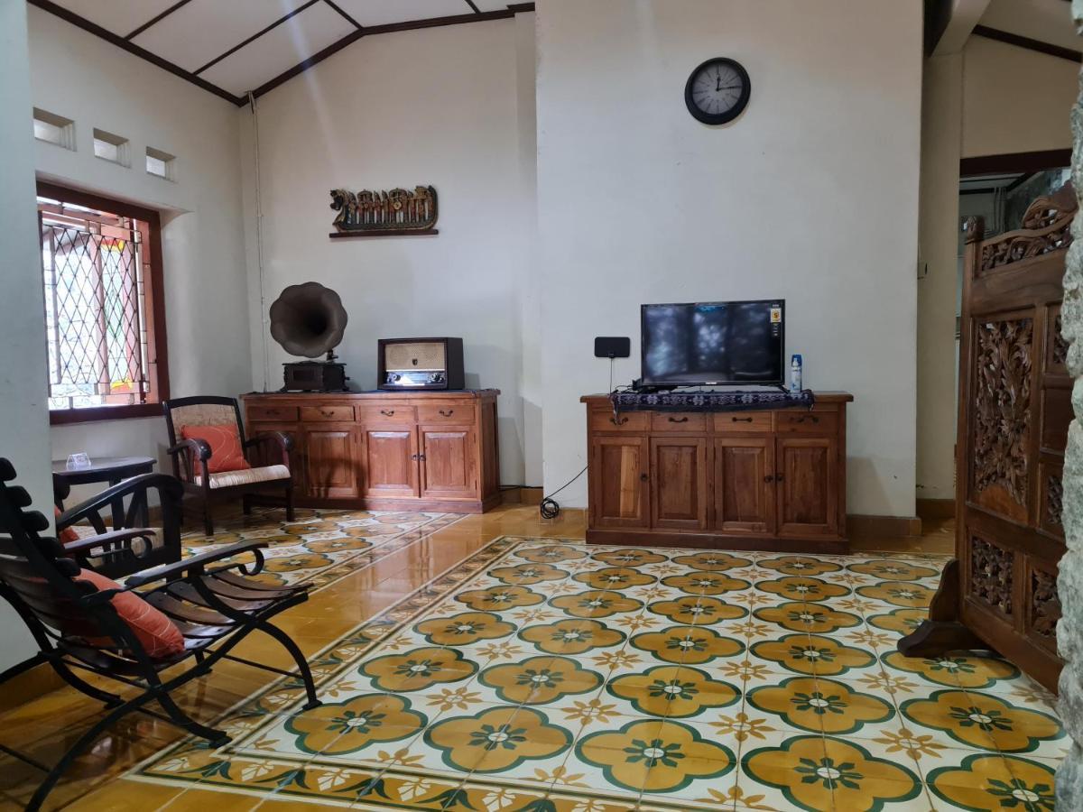 Omah Pitoe Yogya Homestay Yogyakarta Kültér fotó