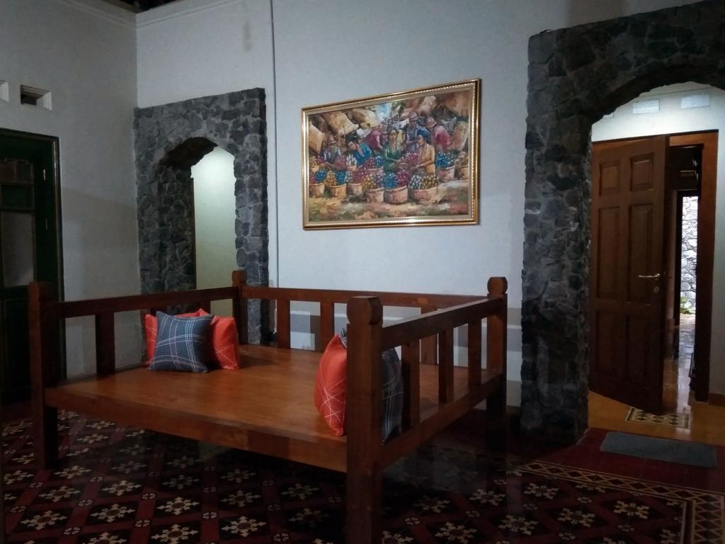 Omah Pitoe Yogya Homestay Yogyakarta Kültér fotó