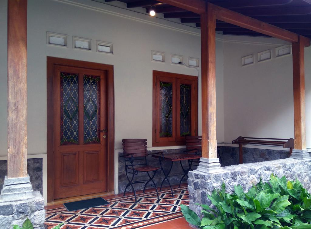 Omah Pitoe Yogya Homestay Yogyakarta Kültér fotó