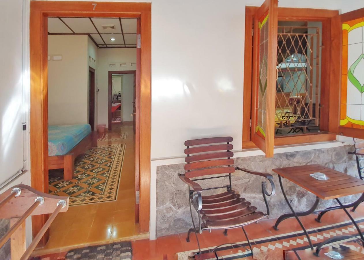Omah Pitoe Yogya Homestay Yogyakarta Kültér fotó