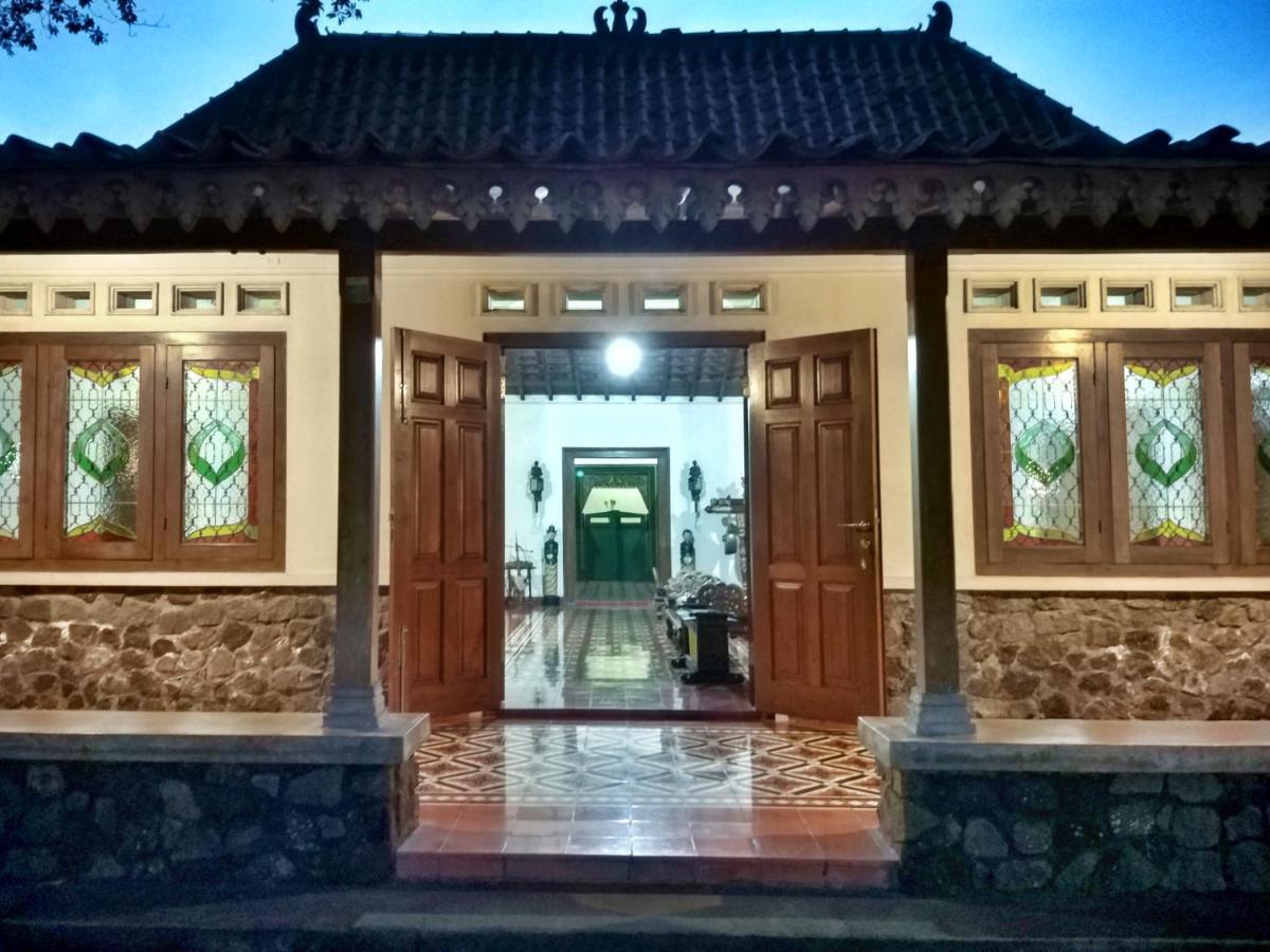 Omah Pitoe Yogya Homestay Yogyakarta Kültér fotó